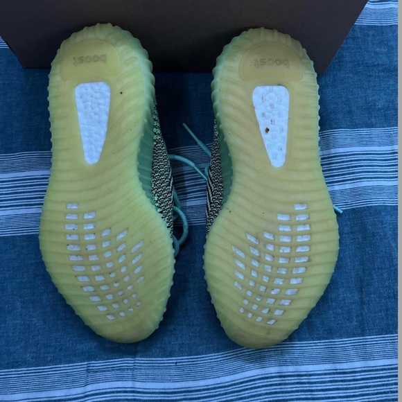 Yeezy Boost 350 V2 ‘Yeezreel’ (non-reflective) with original box - Picture 4 of 4